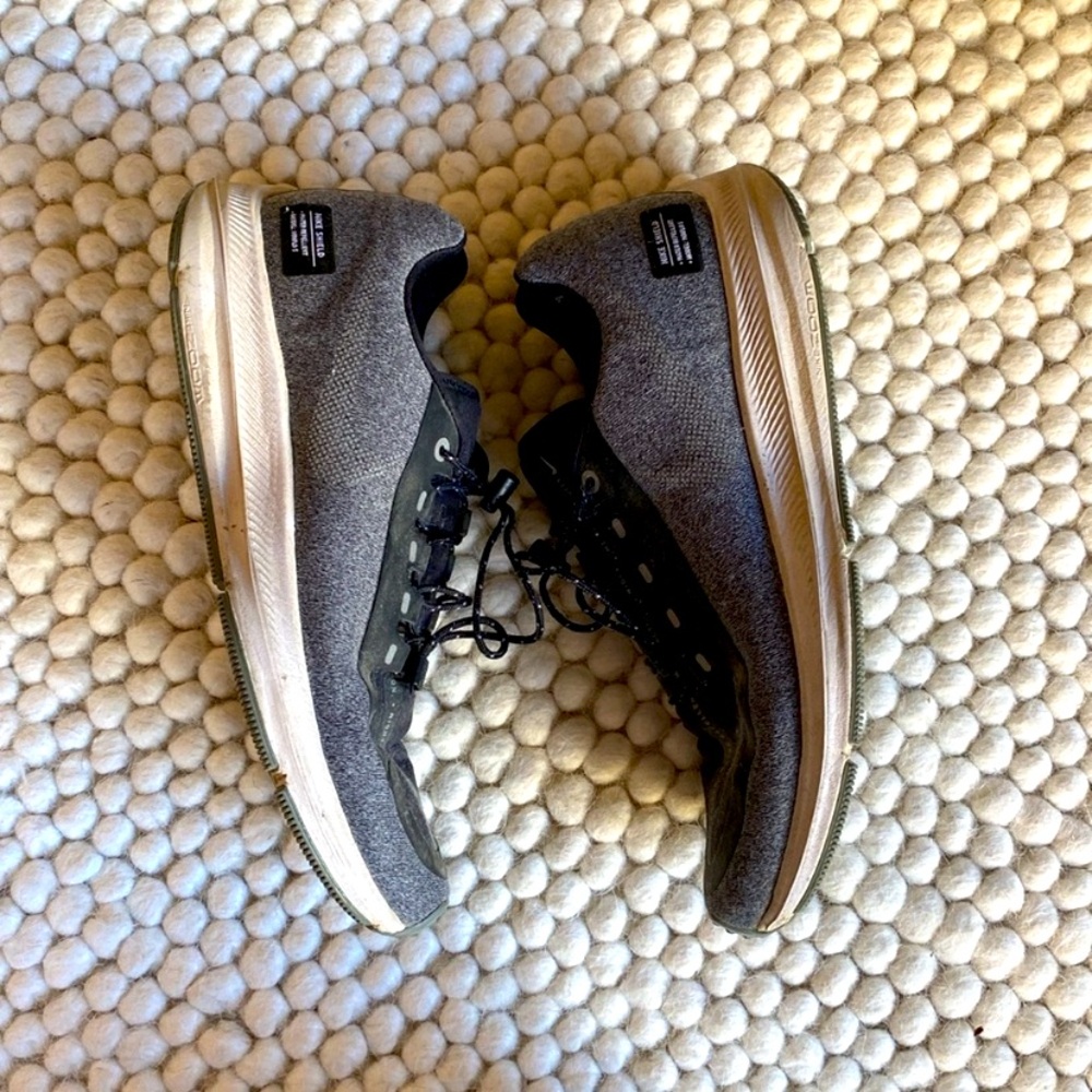 Nike Shield Running Shoes. Water repellant. Size 8. Black and grey sneakers
